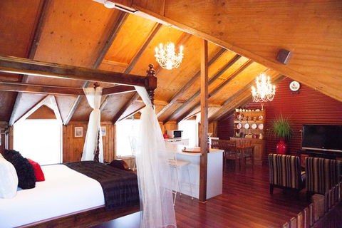 Barossa Barn Bed And Breakfast - Rental Cars 0