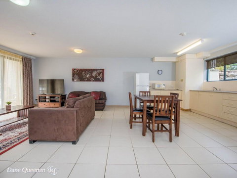 Bay Breeze 2 Bedroom Villa 24 - Rental Cars 2