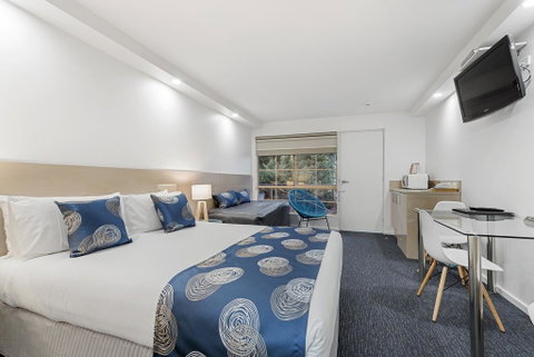 Bay City (Geelong) Motel - Rental Cars 0