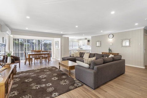 Bay Serene, 15 Mistral Close - Rental Cars 1