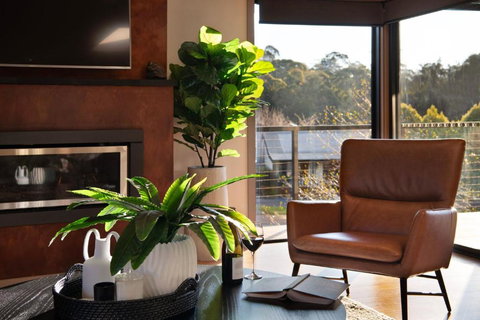 Retreat Lake Daylesford - Free Wifi - Rental Cars 3