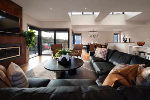 Retreat Lake Daylesford - Free Wifi - Rental Cars 2