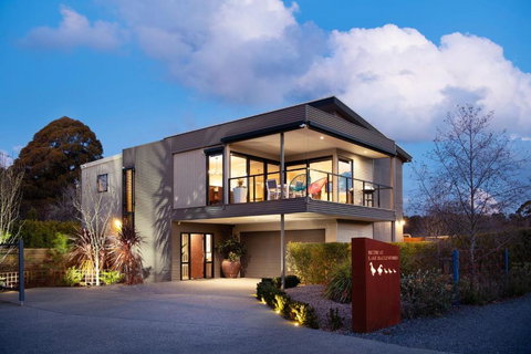 Retreat Lake Daylesford - Free Wifi - Rental Cars 0