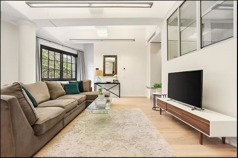 Renovated Warehouse Conversion In Heart Of Sydney - Rental Cars 1