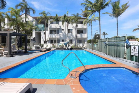 Resort Style Holiday - Rental Cars 0