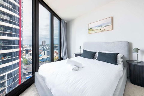 Resort Style Living 2 Bed Apt With Pool BBQ - Rental Cars 3