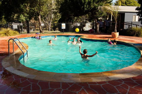 Rivergum Holiday Park - Rental Cars 0
