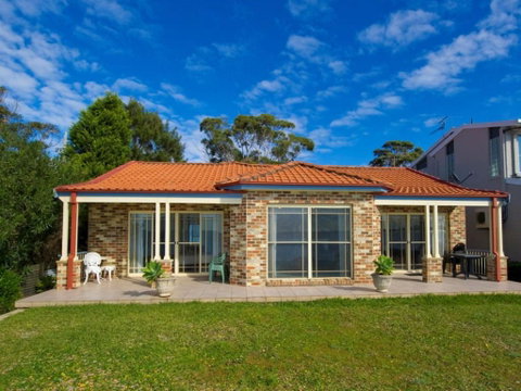 Salamander Beach Front - Rental Cars 1