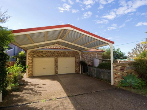 Salamander Beach Front - Rental Cars 2