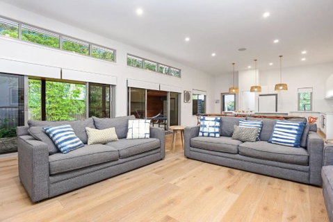 Russell Street Retreat - Rental Cars 1