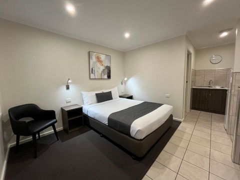 Ryley Motor Inn - Rental Cars 0