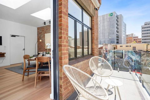 Sanctuary At Saddlers - Where Rustic Meets Refined - Rental Cars 0