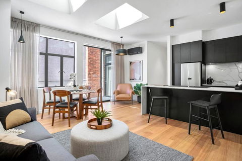 Sanctuary At Saddlers - Where Rustic Meets Refined - Rental Cars 1