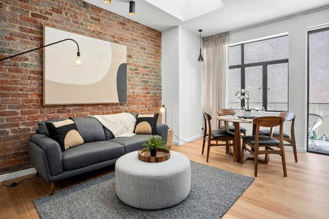 Sanctuary At Saddlers - Where Rustic Meets Refined - Rental Cars 2