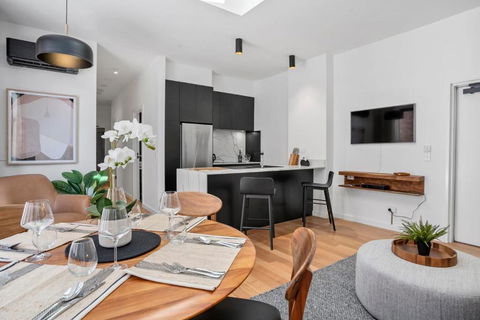 Sanctuary At Saddlers - Where Rustic Meets Refined - Rental Cars 3