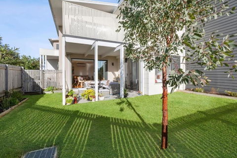 Saltbush By The Park - Rental Cars 1