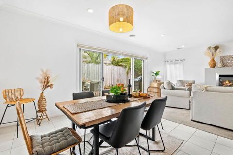 Salty Sage Beach House - Rental Cars 2