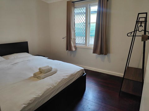 S&S Guest House - Rental Cars 0