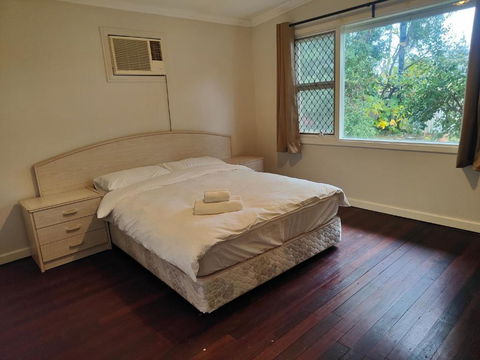 S&S Guest House - Rental Cars 1
