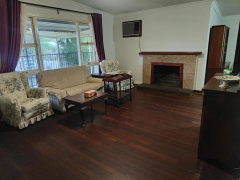 S&S Guest House - Rental Cars 2
