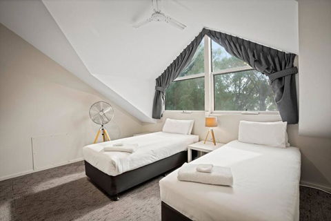 Sandblu: Resort Villa On The Beach - Rental Cars 1