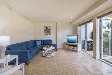 Sandcastles 4 -8 Ala Moana Way - Rental Cars 2
