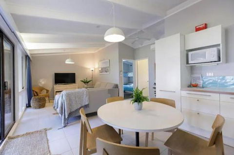 Sandpiper On Smiths Lake - Rental Cars 1