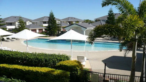 Sands 16, 20 - 22 Pacific Parade - Rental Cars 1