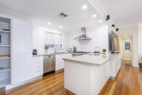 Swanbourne Family Home - Executive Escapes - Rental Cars 3