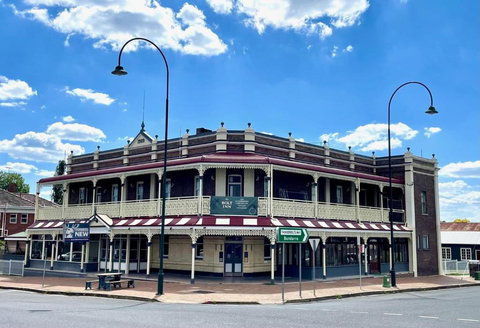 The Bolt Inn - Rental Cars 0