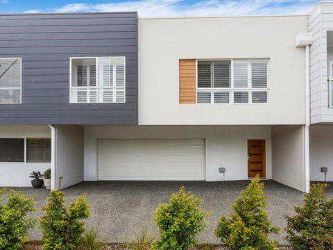 Bella K - Style, Comfort And Location - Rental Cars 2