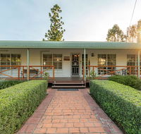 Birds 'n' Bloom Cottages - Rental Cars