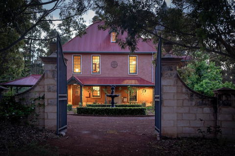 Birdwood Estate - Rental Cars 2