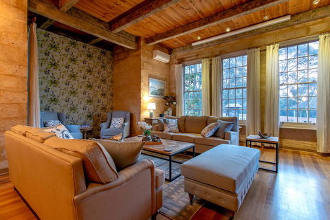 Birdwood Estate - Rental Cars 0