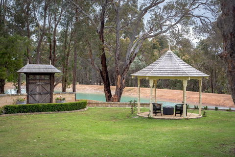 Birdwood Estate - Rental Cars 3