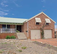 Birubi Beach House' 14 Campbell Avenue - fantastic house and close to the surf beach - Rental Cars