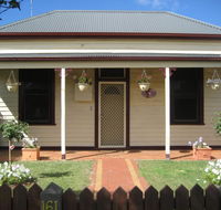 Bloomsbury Cottage - Rental Cars
