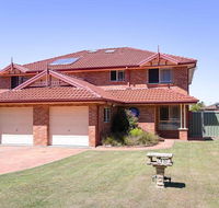 Blue Bay 83a Rocky Point Road - Foxtel  air conditioning downstairs - Rental Cars