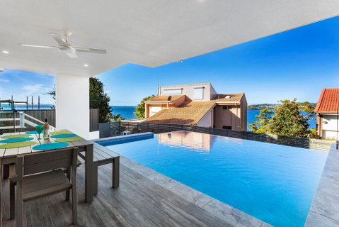 Blue Water Splendour - Infinity Pool And Amazing Views!! - Rental Cars 0