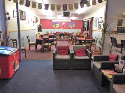 Bluff Hotel - Rental Cars 3