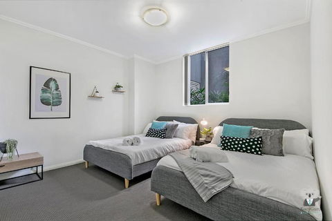WARRICK FRAM 3 BEDS APT FREE PARKING WALK TO WESTFIELD CLOSE TO HOSPITAL NWF003 - Rental Cars 2