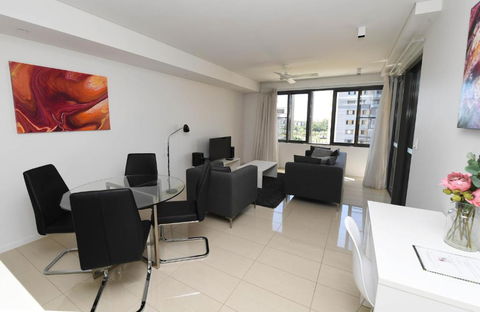 WATERFRONT DARWIN TROPICAL DELIGHT - Rental Cars 2