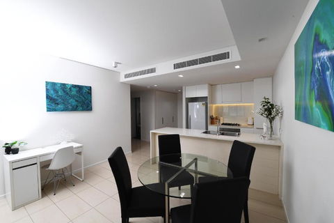 WATERFRONT DARWIN TROPICAL GEM - Rental Cars 2