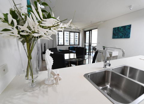 WATERFRONT DARWIN TROPICAL GEM - Rental Cars 1
