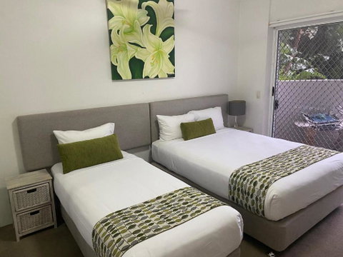 Xanadu Resort - Rental Cars 3