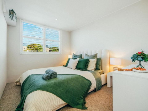 XQ Collection Saltwater Bondi Beach - Rental Cars 2