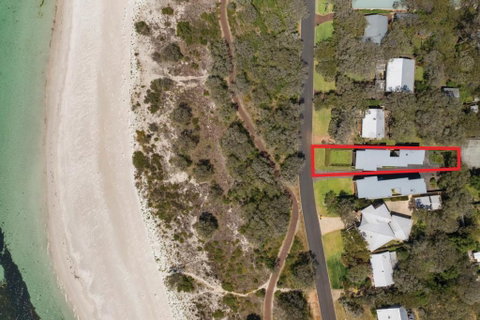 XYZ Holiday Home - Rental Cars 0