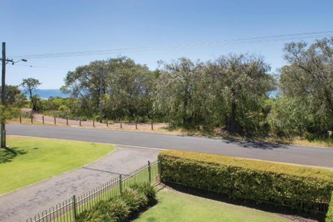 XYZ Holiday Home - Rental Cars 2