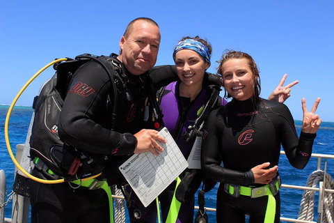 Quicksilver Dive 4 Day PADI Learn To Dive Course - Rental Cars 0