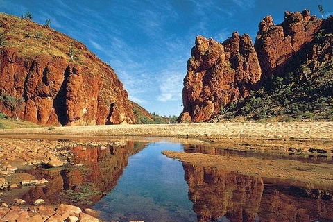 Alice Springs, Uluru Ayers Rock & Kings Canyon 8 Days Touring Package - Rental Cars 4